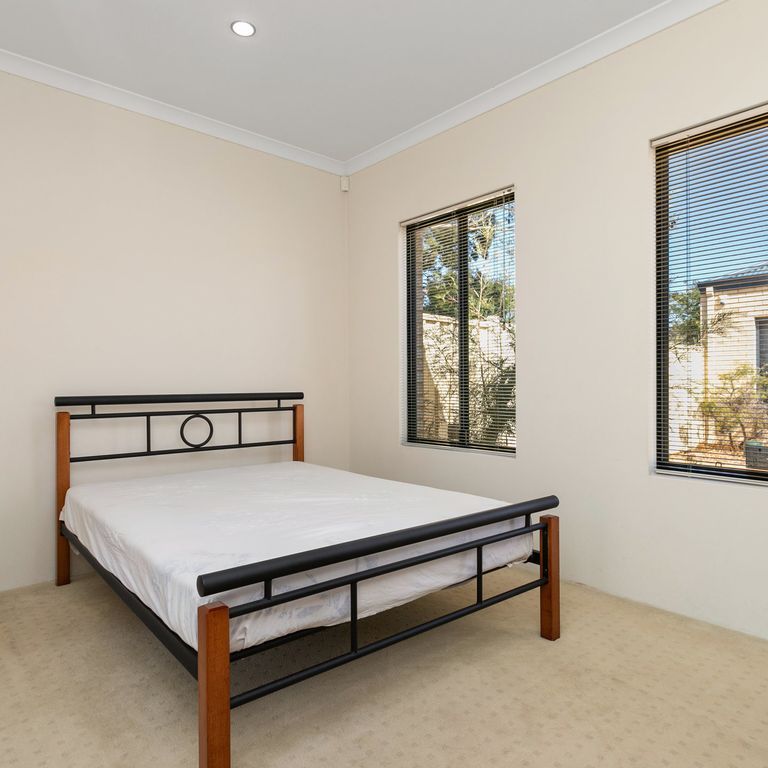 Low Maintenance Living! - Photo 1