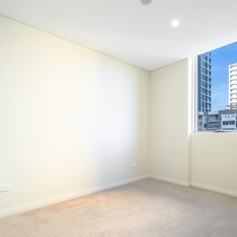 Spacious 2-Bedroom Apartment in Prime Carlingford Location - Photo 1