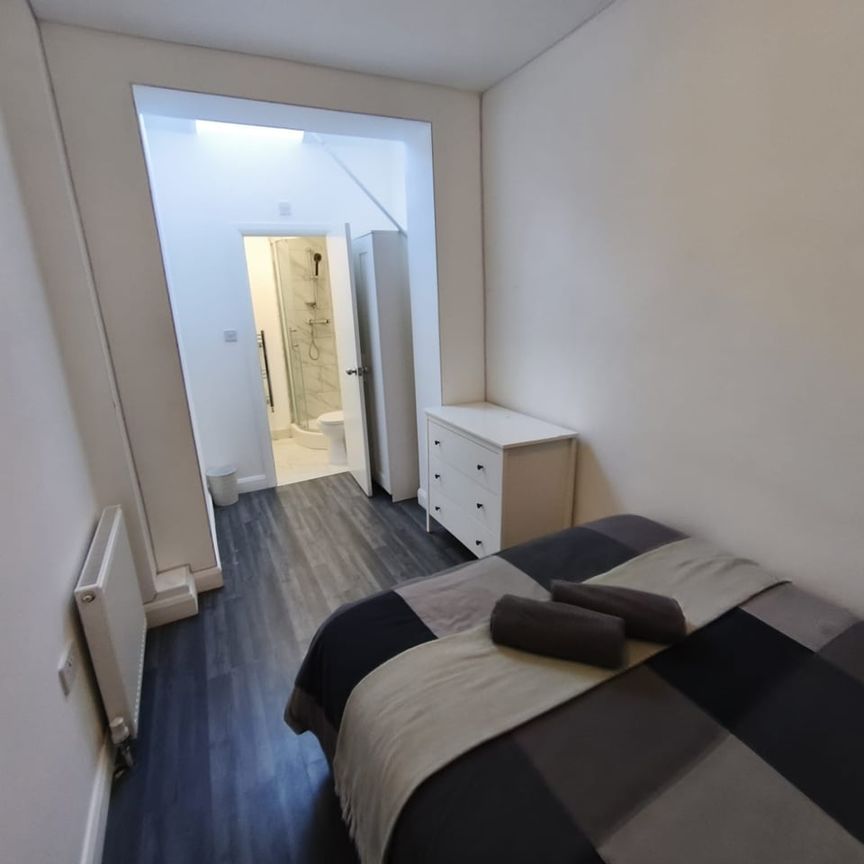 Room in a Shared House, Nursery St, N17 - Photo 1
