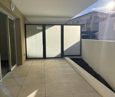 Location Appartement 2 pièces 41m² COGOLIN 83310 - Photo 2