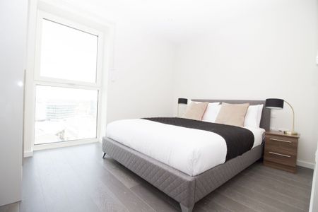 2 Bed Flat, Glasshouse Gardens, E20 - Photo 2