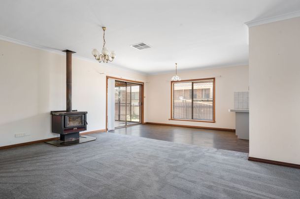 Enormous family home in sought after location - Photo 1
