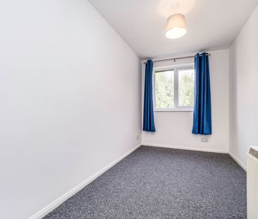 2 Bed Flat, Greenslade Road, IG11 - Photo 6