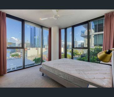 2 Bedroom 2 Bathroom Apartment in the Heart of South Brisbane -Full... - Photo 2