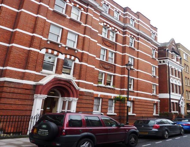 Modern two bed within a redbrick mansion block in zone 1 close to regents park - Photo 1