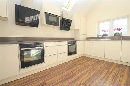 House of multiple occupation to rent - Photo 4