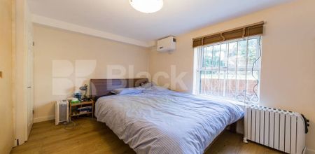 Cosy one double bedroom set in a period conversion with garden - Photo 3