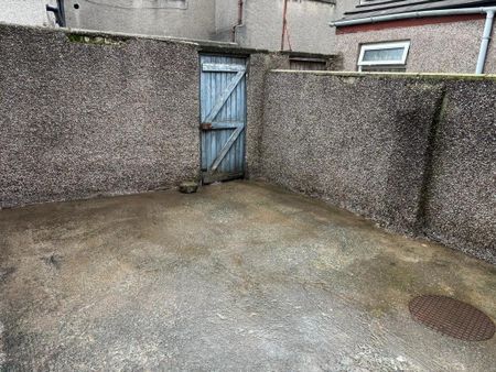 4 bedroom terraced house to rent - Photo 4