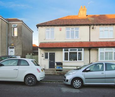 4 bedroom end of terrace house to rent - Photo 2