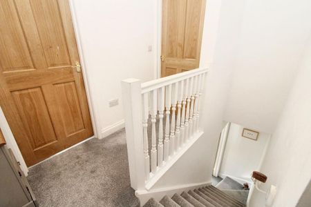2 bedroom semi-detached house to rent - Photo 3
