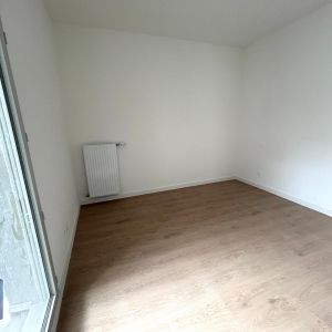 Location Appartement 2 pièces 51m² ST ETIENNE 42000 - Photo 2