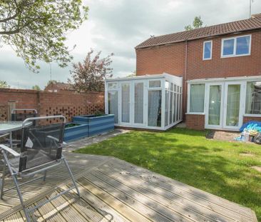 3 bedroom end of terrace house to rent - Photo 1