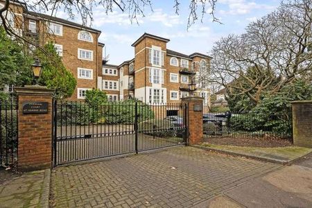 Queens Road, Richmond, TW10 - Photo 5