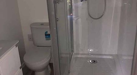 Furnished or unfurnished self contained studio - Photo 4