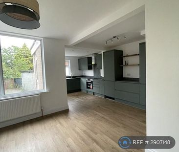 3 bedroom semi-detached house to rent - Photo 4