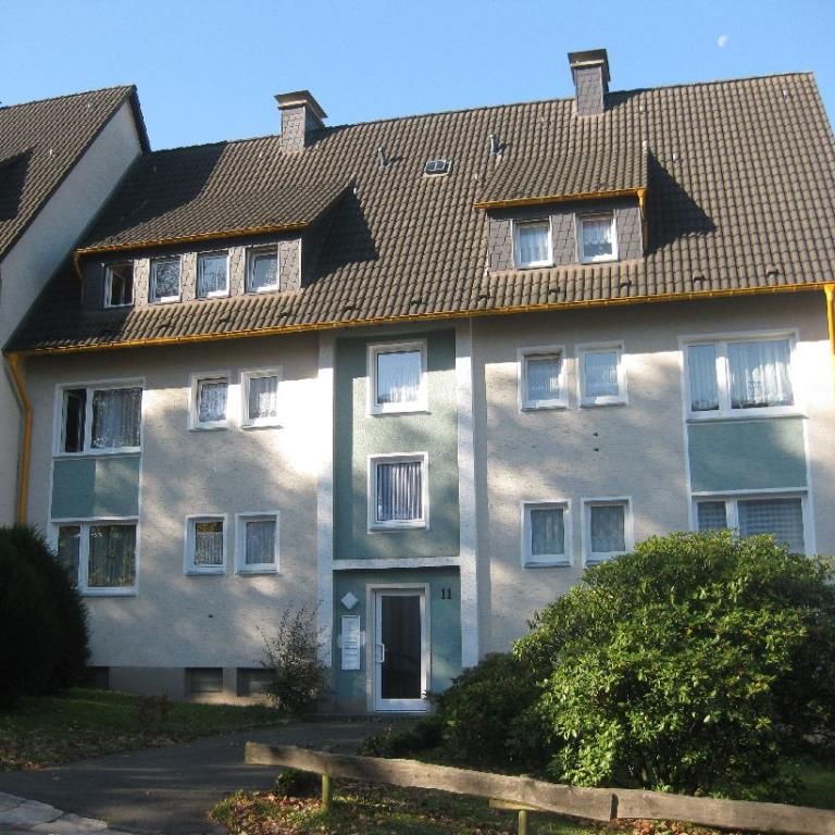 EIN-ZIMMER-WOHNUNG (32 QM) IM DACHGESCHOSS MIT BALKON AN DER KALVE - Photo 2