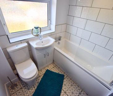 Room 5 - 19 Tarrant Walk Walsgrave, Coventry - ONE BEDROOM BILLS IN... - Photo 4