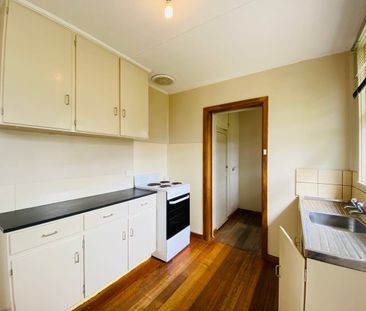Spacious Family Living in Mornington - Photo 4