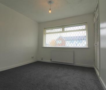 Glenwood Drive, Middleton, Manchester, M24 2TW - Photo 4