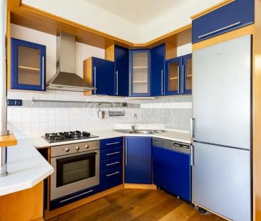 Dlouhodobý pronájem bytu 2+kk na nejlepším místě v Holešovicích - Photo 4