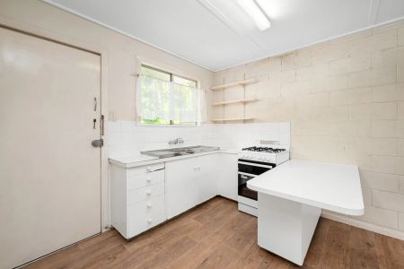 2/697 Logan Road, - Photo 4