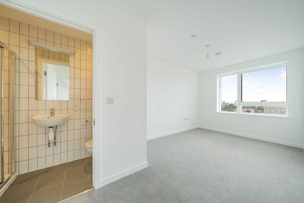 Mast Street, Barking, IG11 - Photo 1