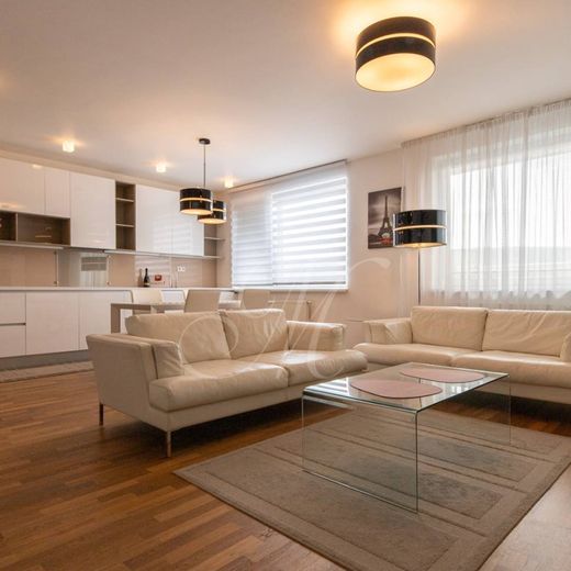 METROPOLITAN │Priestranný 3i byt s 2 balkónmi a parkovaním, Dom Rustik - Photo 1