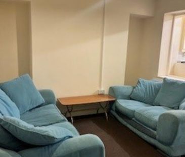 4 bedroom terraced house to rent - Photo 5