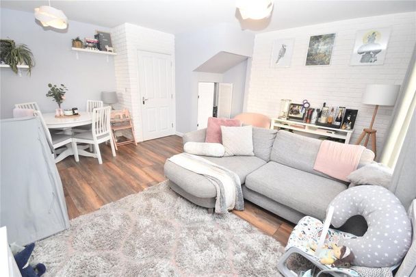 4 bedroom semi-detached house to rent - Photo 1