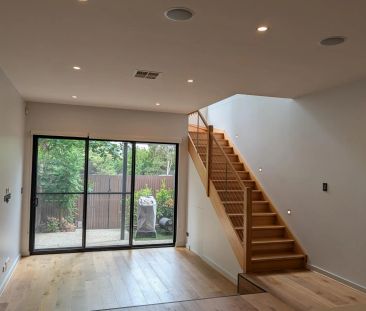 Stylish Living in the Heart of West Lakes - Photo 4