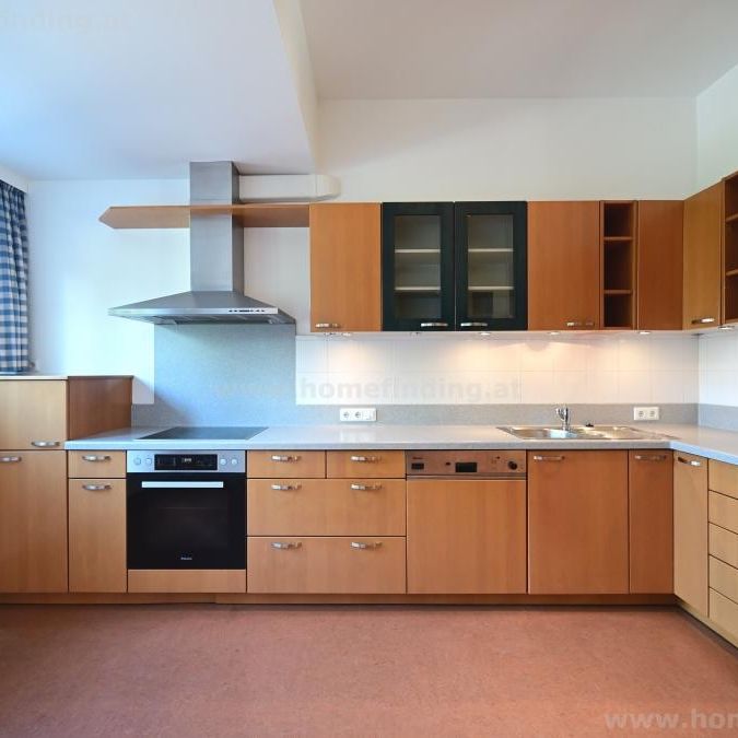 Einfamilienhaus in Mauer: 7 Zimmer, Pool, schöner Garten, Garage - befristet - Photo 1