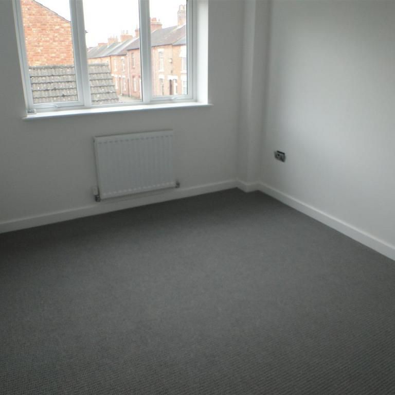 2 bedroom maisonette to rent - Photo 1
