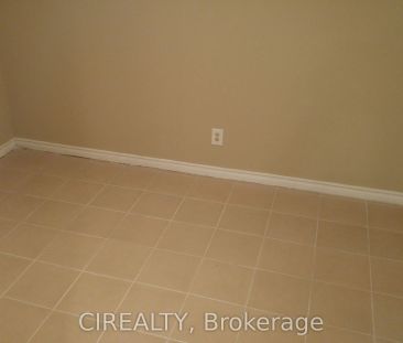 31 Bailey Crescent #Lower - Photo 1