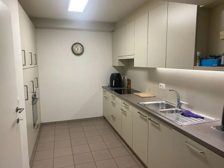 Gelijkvloers appartement met 2 slaapkamers, garage en groot terras - Foto 5