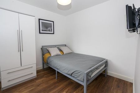 6 bedroom terraced house to rent - Photo 3