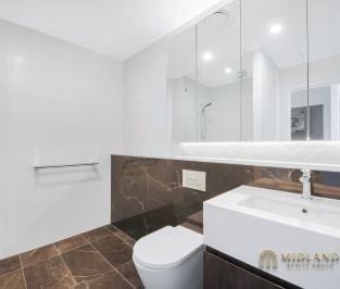 Luxury STUDIO Residence in "The Landmark" - Photo 5