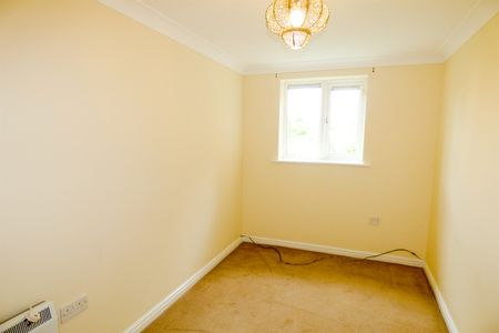 2 bed apartment to rent in Windsor Court, Felling, NE10 - Photo 2