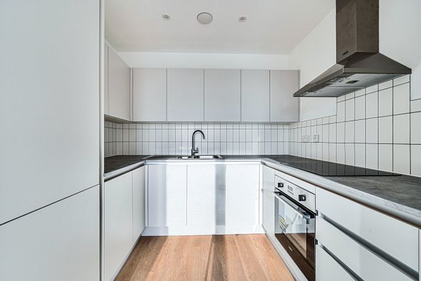Mast Street, Barking, London, IG11 - Photo 1