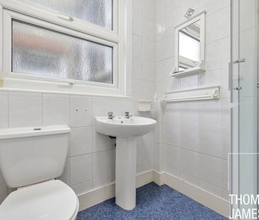 1 bed Flat To Let - Photo 5