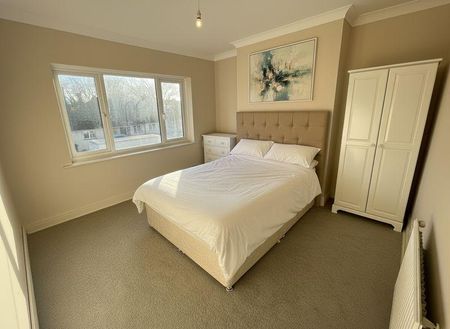 3 bedroom terraced house to rent - Photo 3