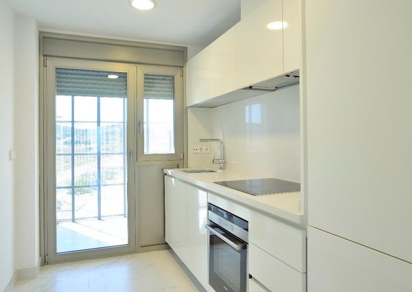 Apartment for rent on the beachfront of Arenal in Javea.