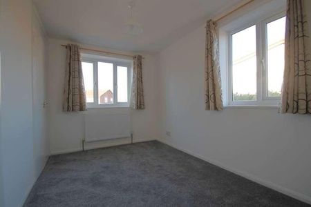 Blunden Close, Dagenham, RM8 - Photo 5