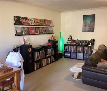 Victoria Park - Photo 1