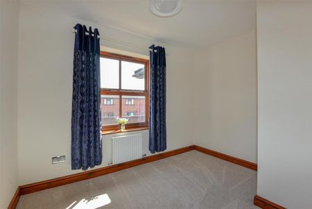 4 bedroom detached house to rent - Photo 5