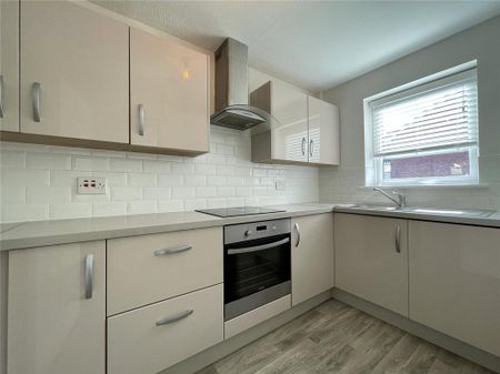 2 bedroom terraced house to rent - Photo 4