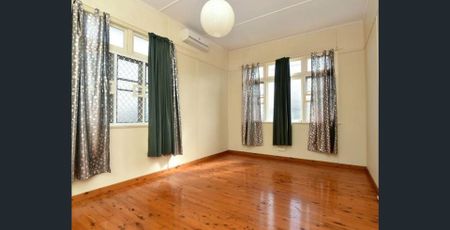 Comfortable & Convenient Home in East Toowoomba - Photo 4