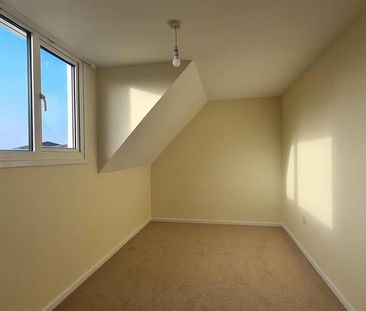 3 bedroom detached house to rent - Photo 2