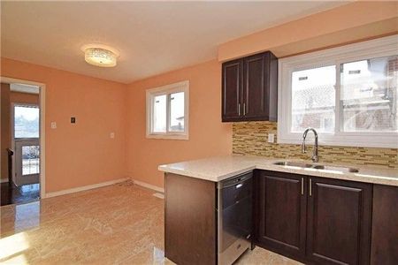 For Lease - 7288 Sigsbee Drive, Mississauga, Ontario - Photo 4