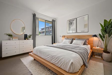 Three Bedroom Townhouse with Resort Style Living - Photo 3