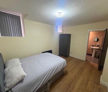 1 bed 512 - To Let - Photo 5